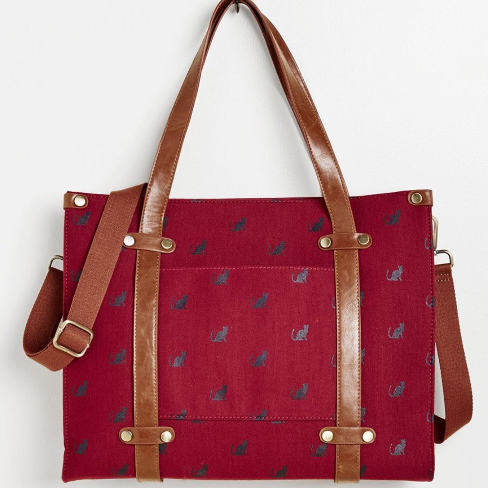 ModCloth Camp Director Zipped Tote in Crimson Cat